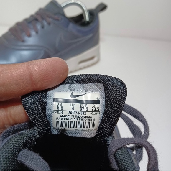 Nike Air Max Thea SE Women's size 6.5 Metallic Hematite Running Shoes 861674 002 - Picture 9 of 9